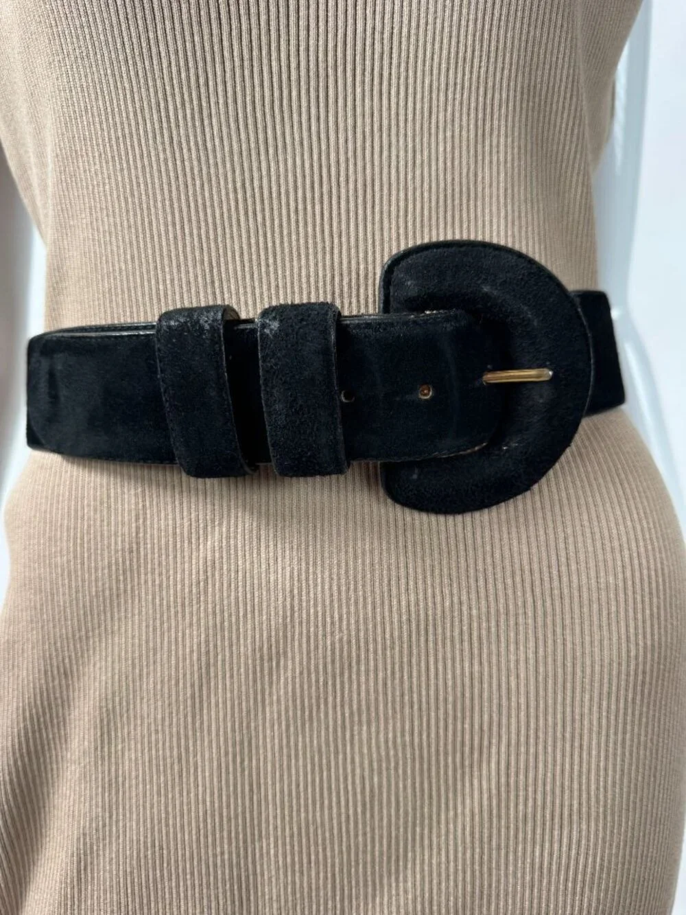 Lord and Taylor Vintage Black Suede Leather Belt With Gold-Tone Buckle Medium Ge